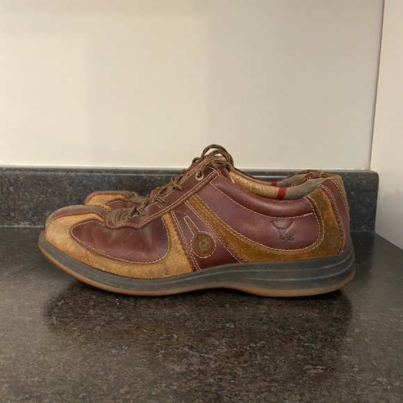 Ecco Yak Leather Sneakers - Size 9 - Picture 3 of 8